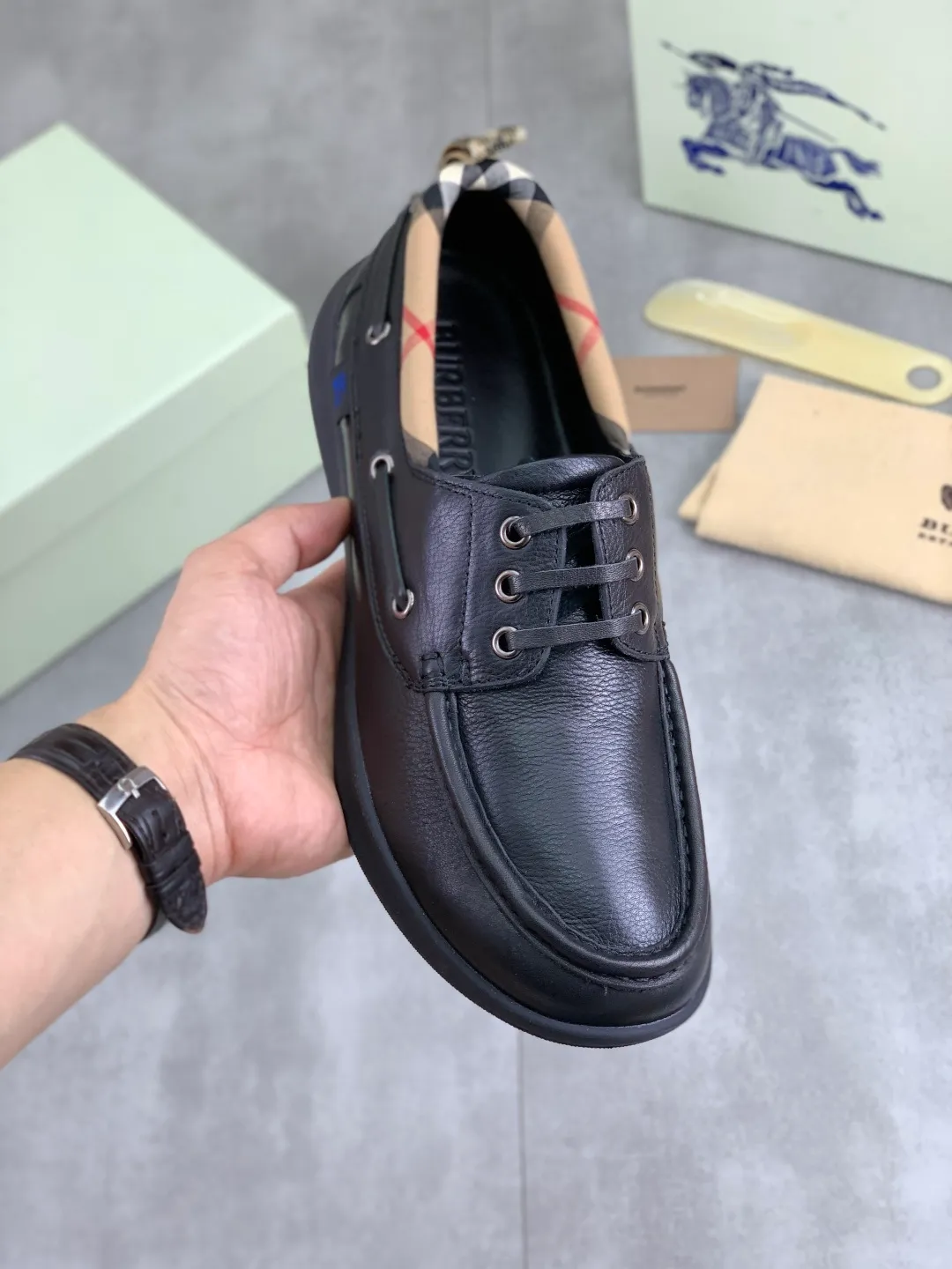 Men's Men's Shoes 💰P700 💰【New Style】Top Version 🆘【Burberry】New Burberry Slippers Launched, Perfect Workmanship! 🔥Perfect shape and top quality🙈Non-slip and wear-resistant high-end rubber outsole👣Versatile and comfortable shoes, standard size: 39-45 (customized 38-46) 2️⃣colors available Top-quality packaging